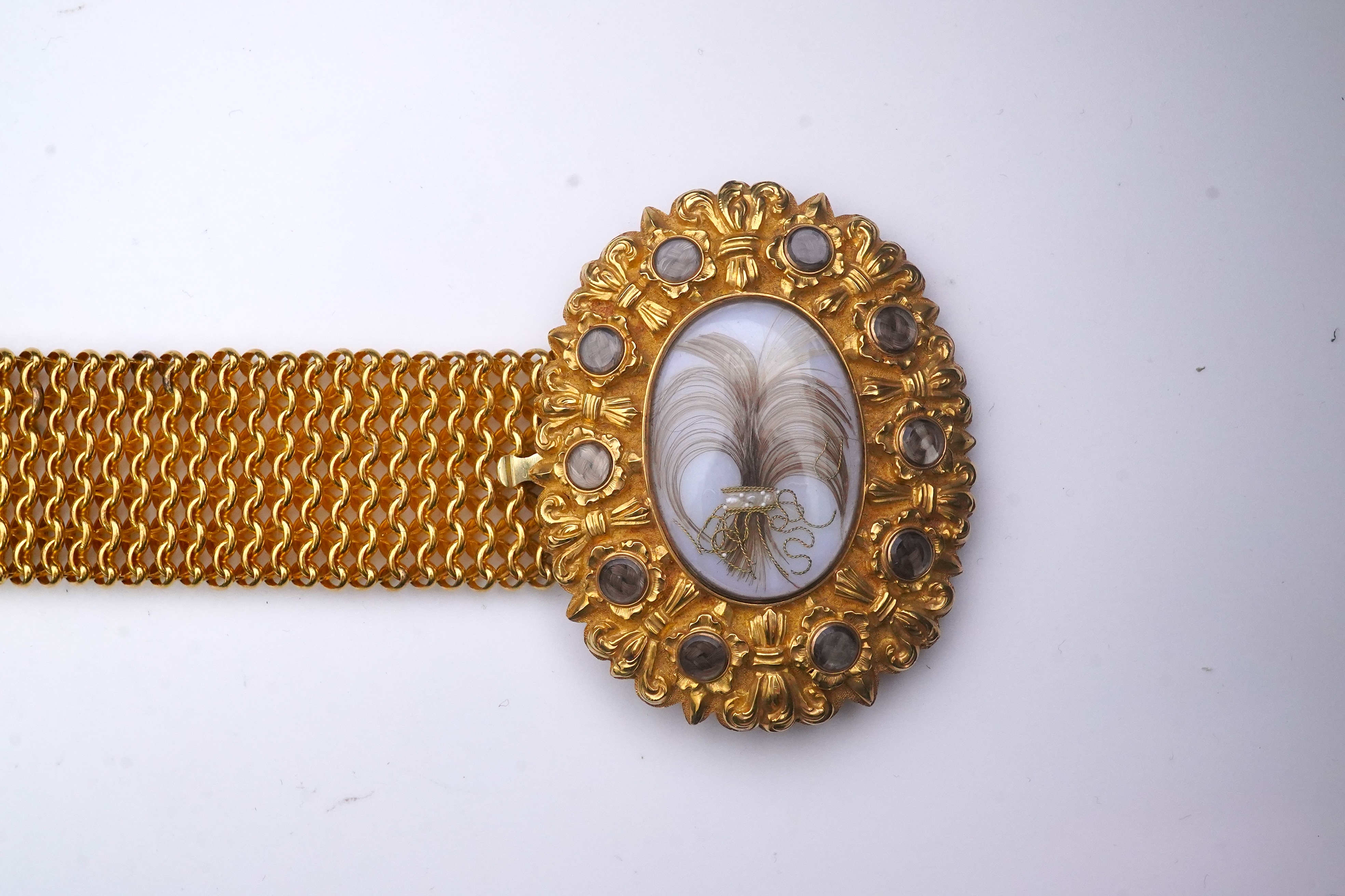 A fine sentimental Georgian gold and hairwork bracelet, 1820s